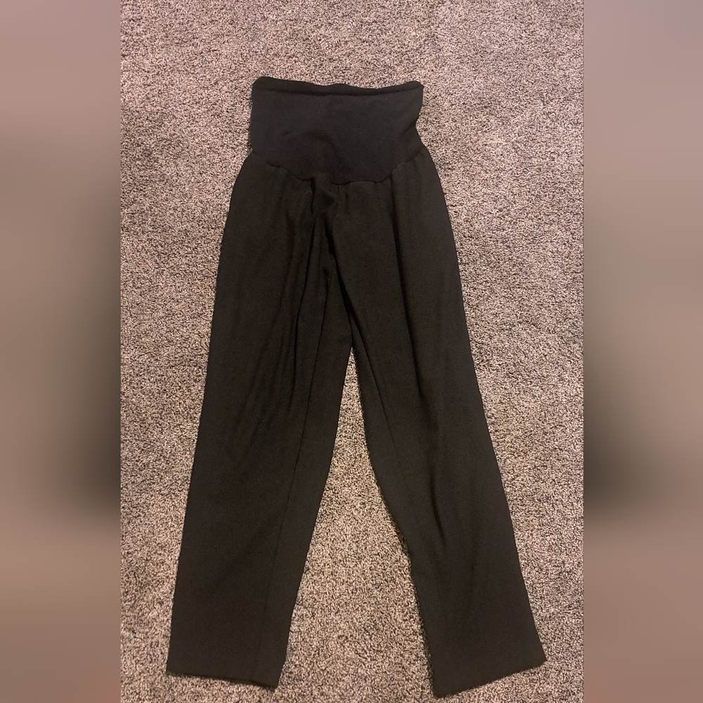 Black maternity pants.